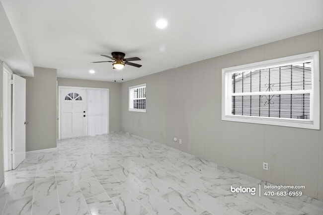 Building Photo - 2403 Tiffany Pl