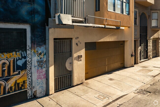 Entrada - 639 Minna St