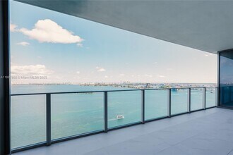 Building Photo - 700 NE 24th St Building Photo - 700 NE 24th St