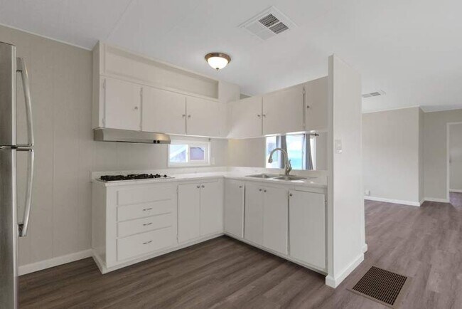 Foto del edificio - 22 Dahlberg Dr