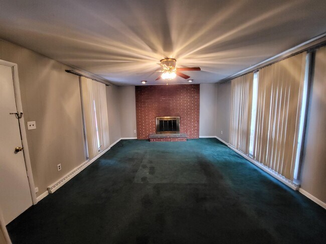 Building Photo - 3483 Hadley Ave