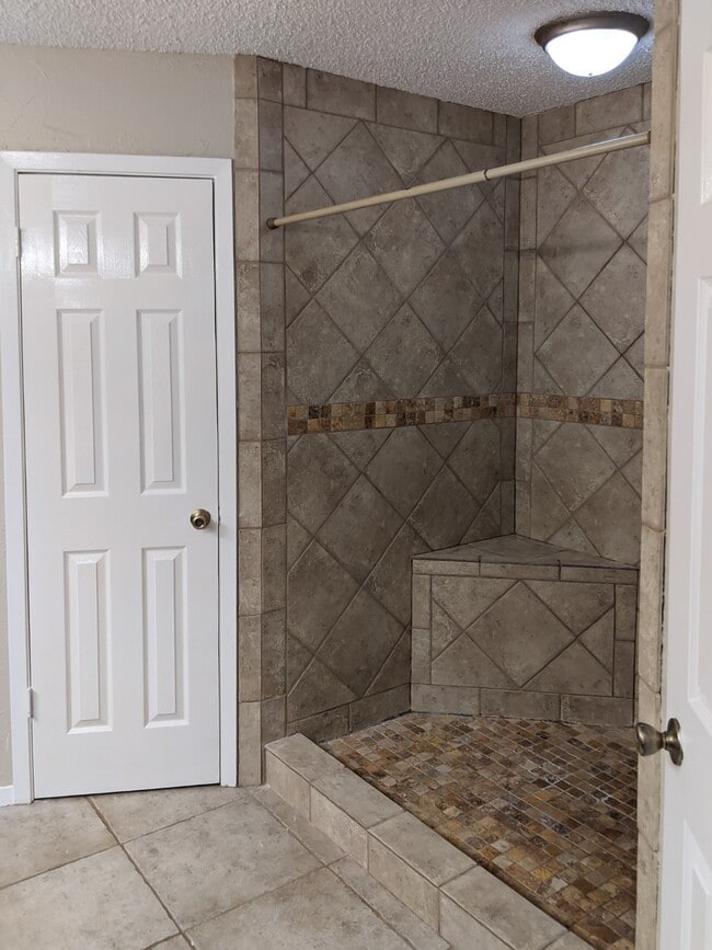 Building Photo - 17903 Glenpatti Dr