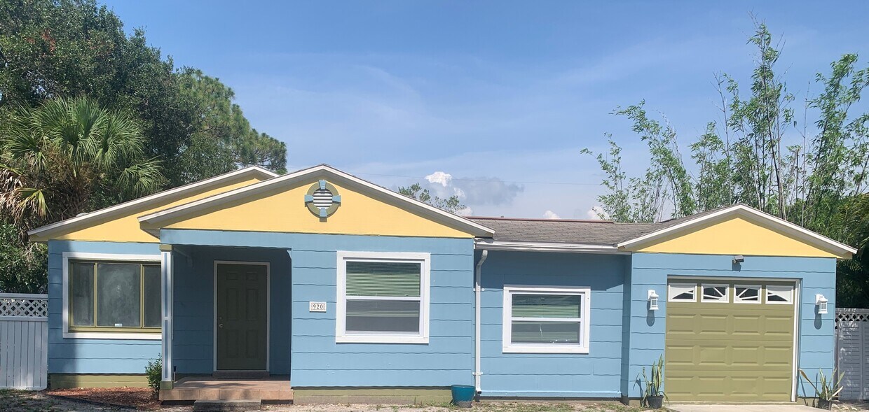 Foto principal - 920 Gray St S