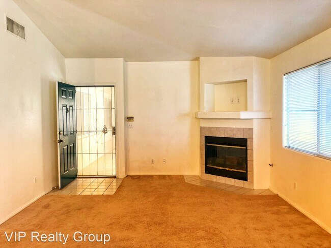 Building Photo - 2 br, 1.5 bath House - 384 Sunward Drive