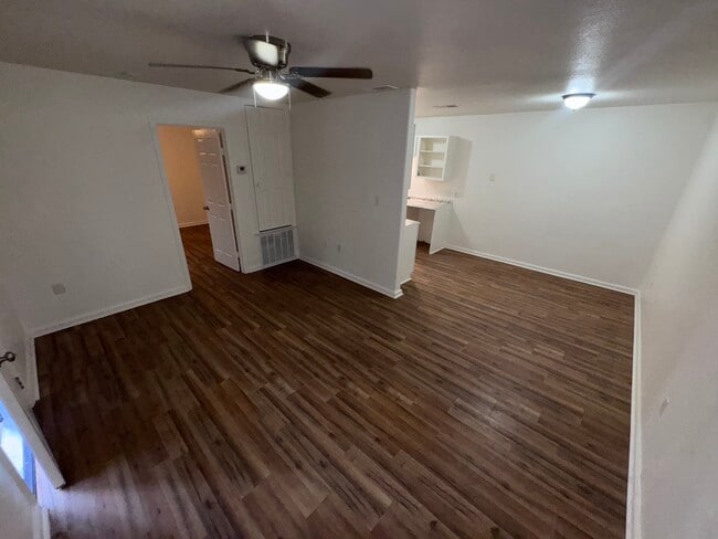 Sala de estar/comedor/cocina Ara - 8207 Sam Rayburn Dr