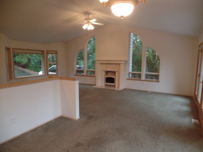 Building Photo - 1432 Fox Hollow Rd