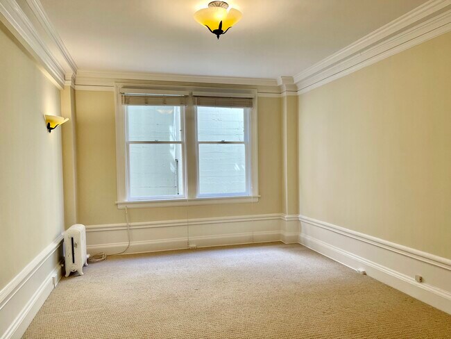 Building Photo - 805 Bush St
