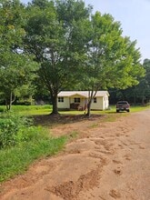 Building Photo - 305 Scott Town Dr