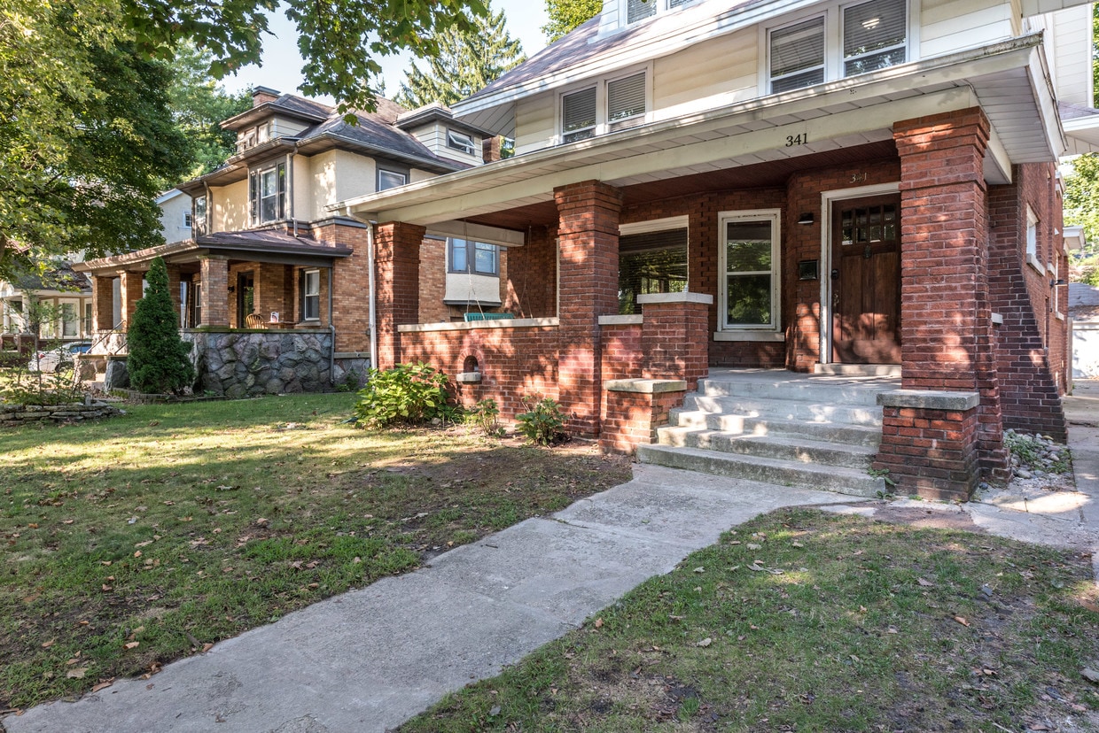 Primary Photo - 341 Garfield Ave NW