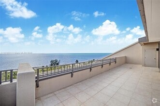 Building Photo - 251 Crandon Blvd