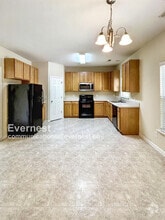 Building Photo - 208 Trevor Ridge Dr