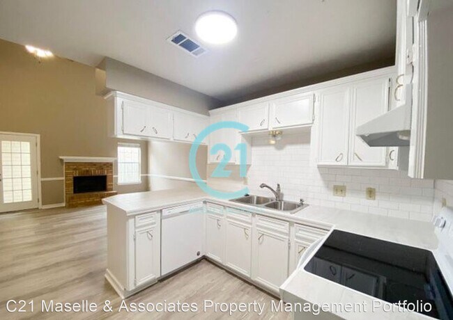 Building Photo - 3 br, 2 bath House - 108 Hidden Crest