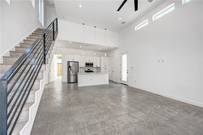 Foto del edificio - 6111 Begonia Cir