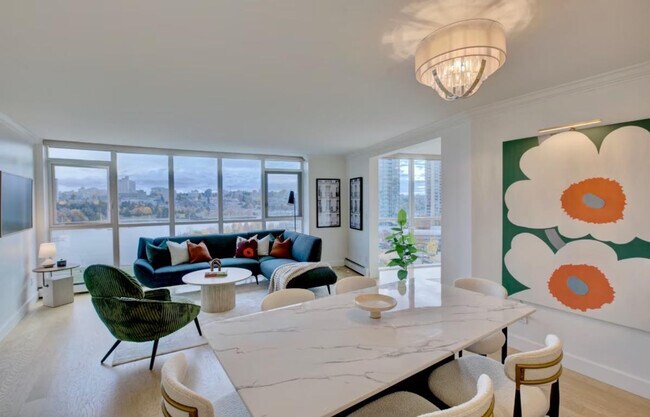 Photo du bâtiment - 1300 Pacific Blvd