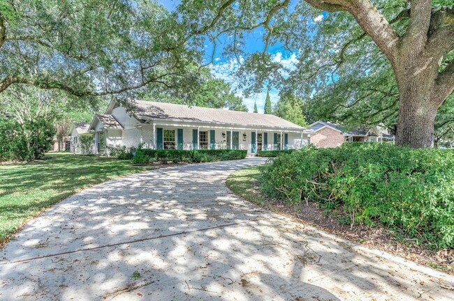 Building Photo - 5648 Tupper Lake Dr