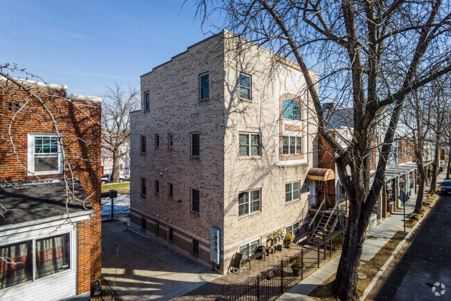1630 Rosedale St NE - KnightsBridge Condominum