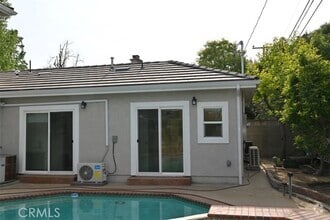 Building Photo - 425 Danimere Ave