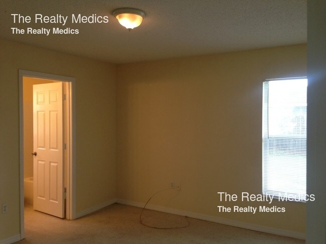 Building Photo - 767 Lucaya Dr
