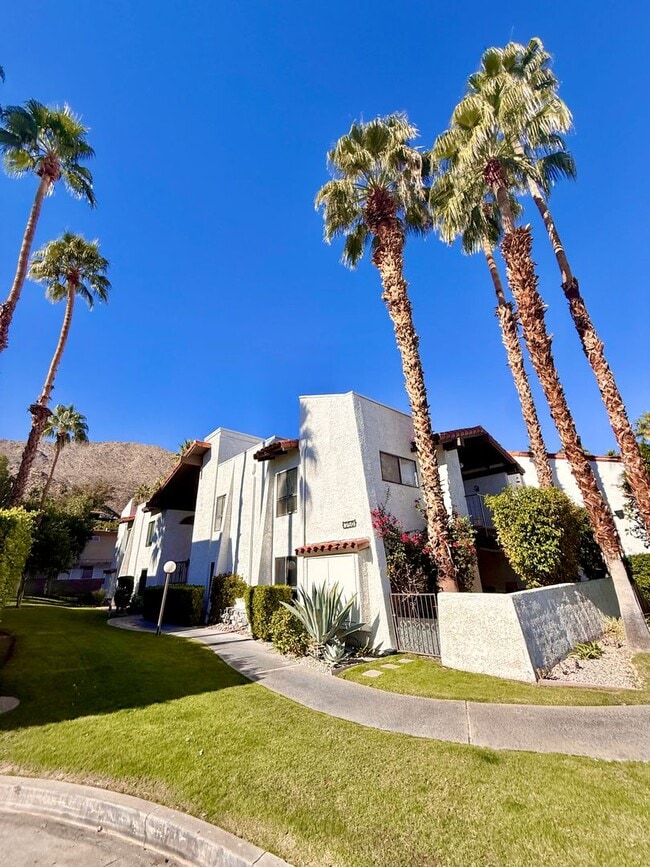 Building Photo - ASK ABOUT A MOVE IN SPECIAL!! South Palm Canyon Location - 3 Bedroom Condo - Long Term