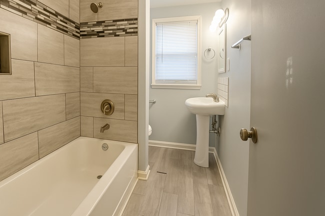 Building Photo - 416 Woodland Ave