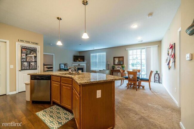 Foto del edificio - 2 br, 2 bath Condo - 68 Lakes At Cheshire Dr