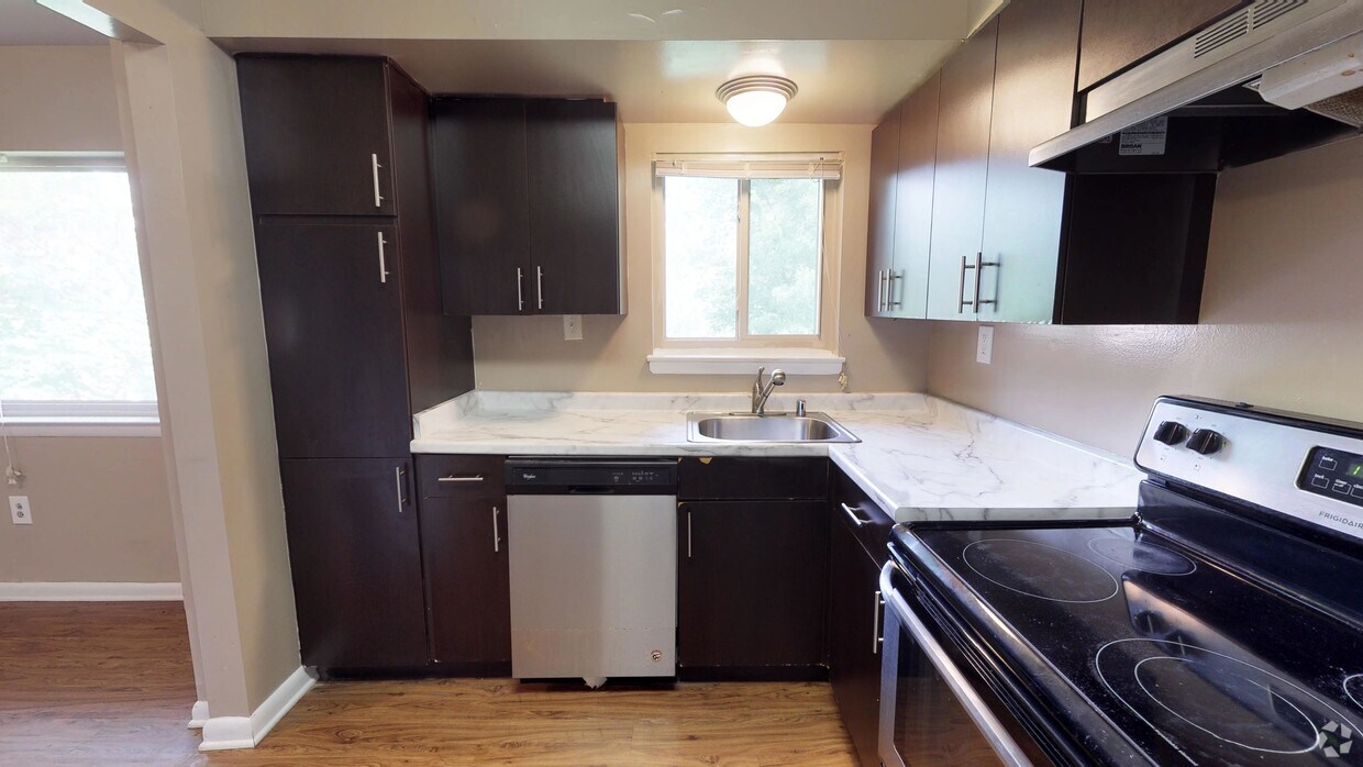 Photo - Brooke Court Apartments