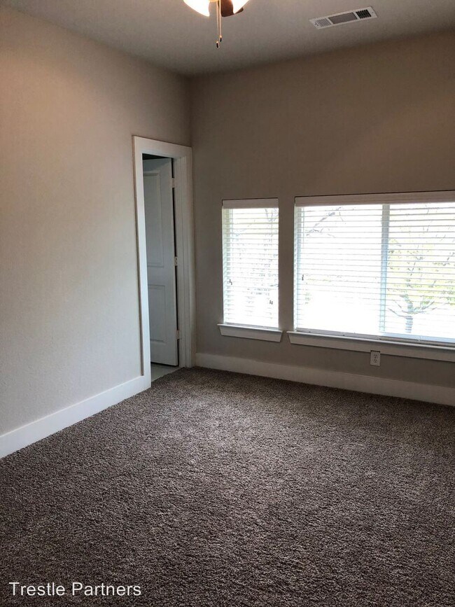 Building Photo - 4 br, 4 bath House - 1121 Bernard #101