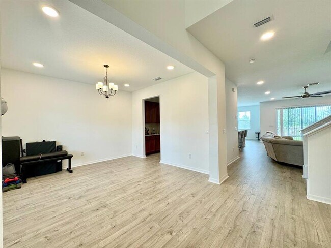 Building Photo - 5732 Newberry Pnes Ave