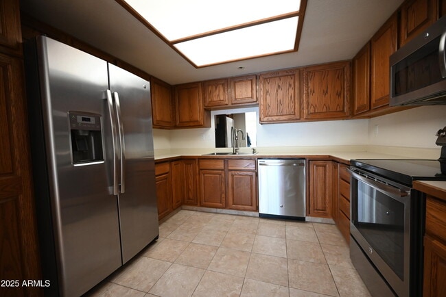 Building Photo - 7870 E Camelback Rd