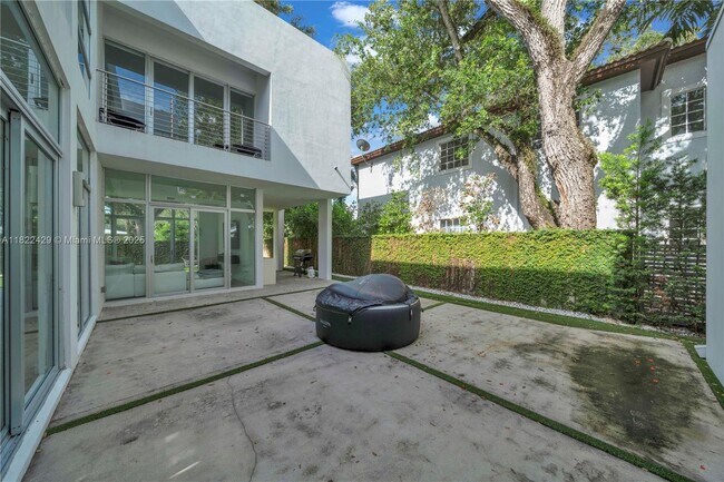 Foto del edificio - 5720 SW 24th St