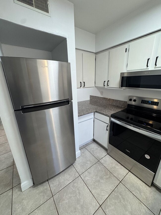 Foto del edificio - 1197 Bentley Rd