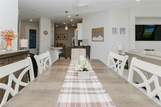 Foto del edificio - 5988 Mayflower Way