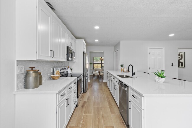 Foto del edificio - 5302 Glen Harwell Rd