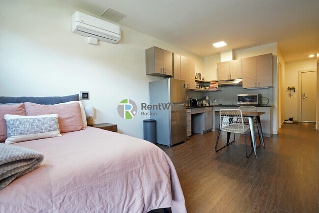 Foto del edificio - 400 Langley Rd