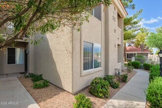 Building Photo - 2929 W Yorkshire Dr