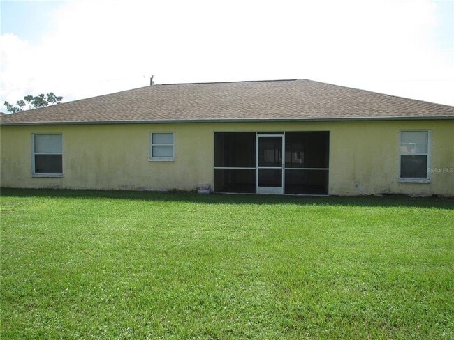 Foto del edificio - 4565 Fairlane Dr