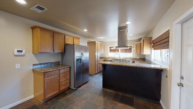 Foto del edificio - Spacious 5-Bedroom Home Near San Diego State University