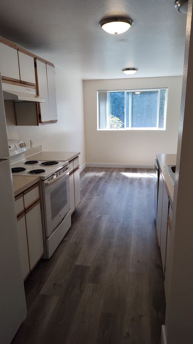 Building Photo - Amber Park Apartments