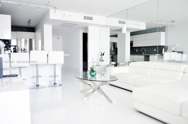 Foto del edificio - 100 Lincoln Rd