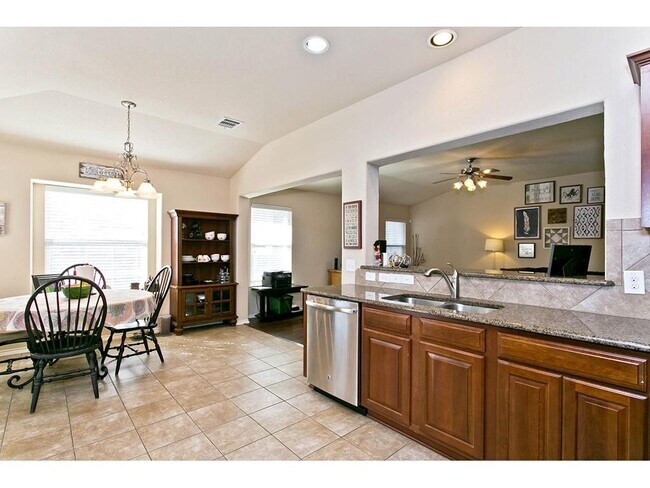 Foto del edificio - 1808 Sand Creek Rd