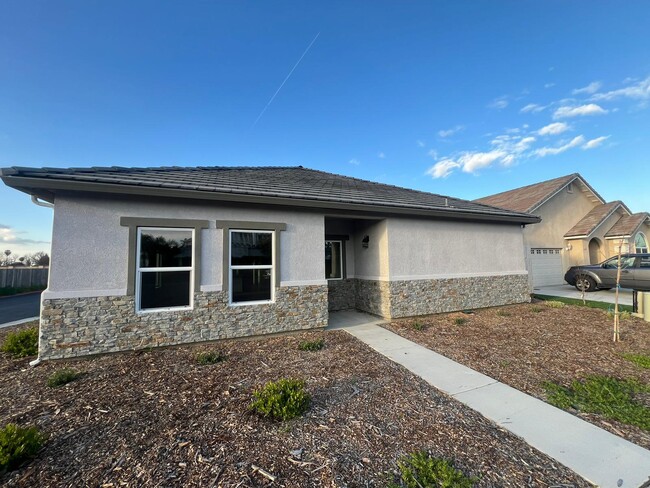 Building Photo - 205 E Hawkeye Ave