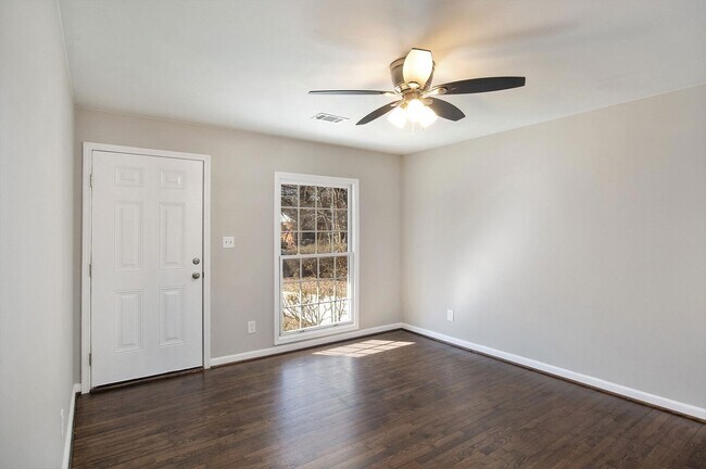 Building Photo - 1798 Giben Rd SW