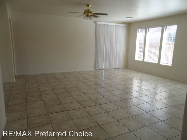 Foto del edificio - 10886 W Locust Ln