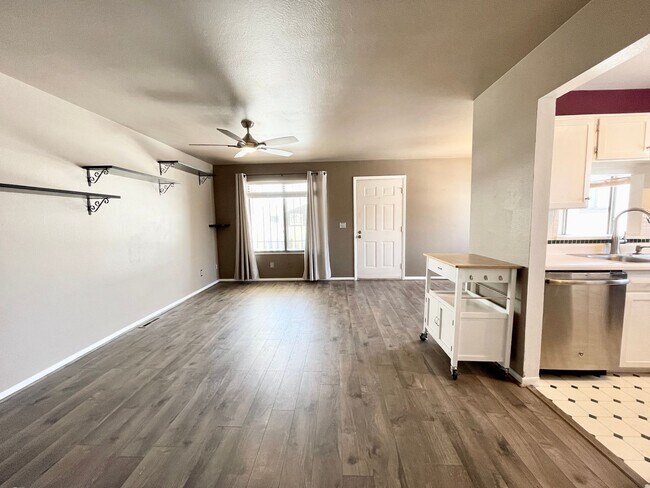 Building Photo - 3 Bedroom Condo in Arvada!