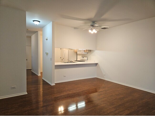 Foto del edificio - 519 Woodcrest Dr