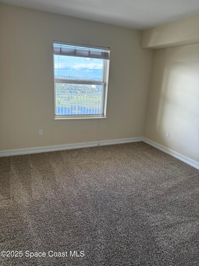 Foto del edificio - 5 Indian River Ave