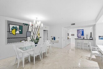 Building Photo - 550 SE Mizner Blvd