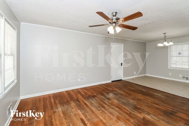 Building Photo - 1150 Rochelle Dr