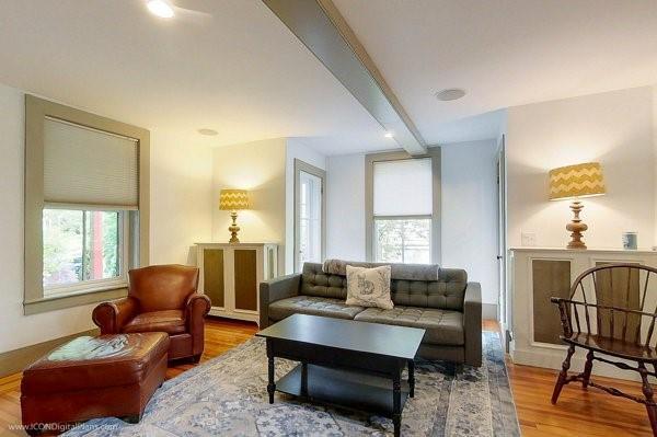 Building Photo - 300 Broadway