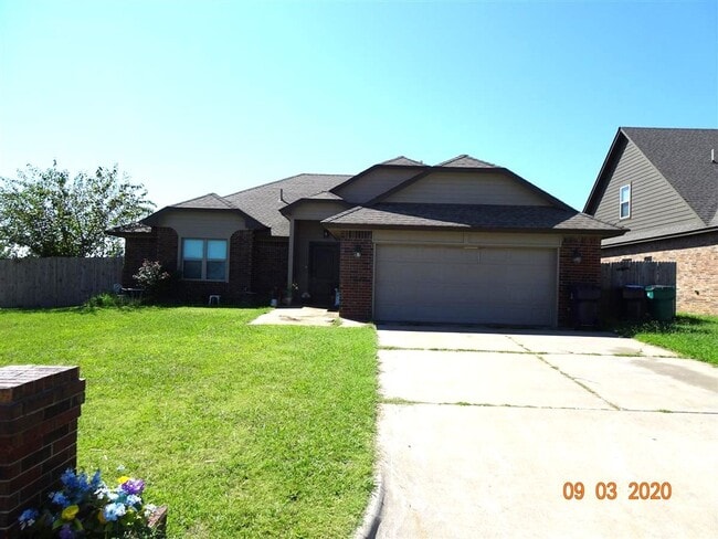 3 bedroom home in Moore (OKC). - 3 bedroom home in Moore (OKC).